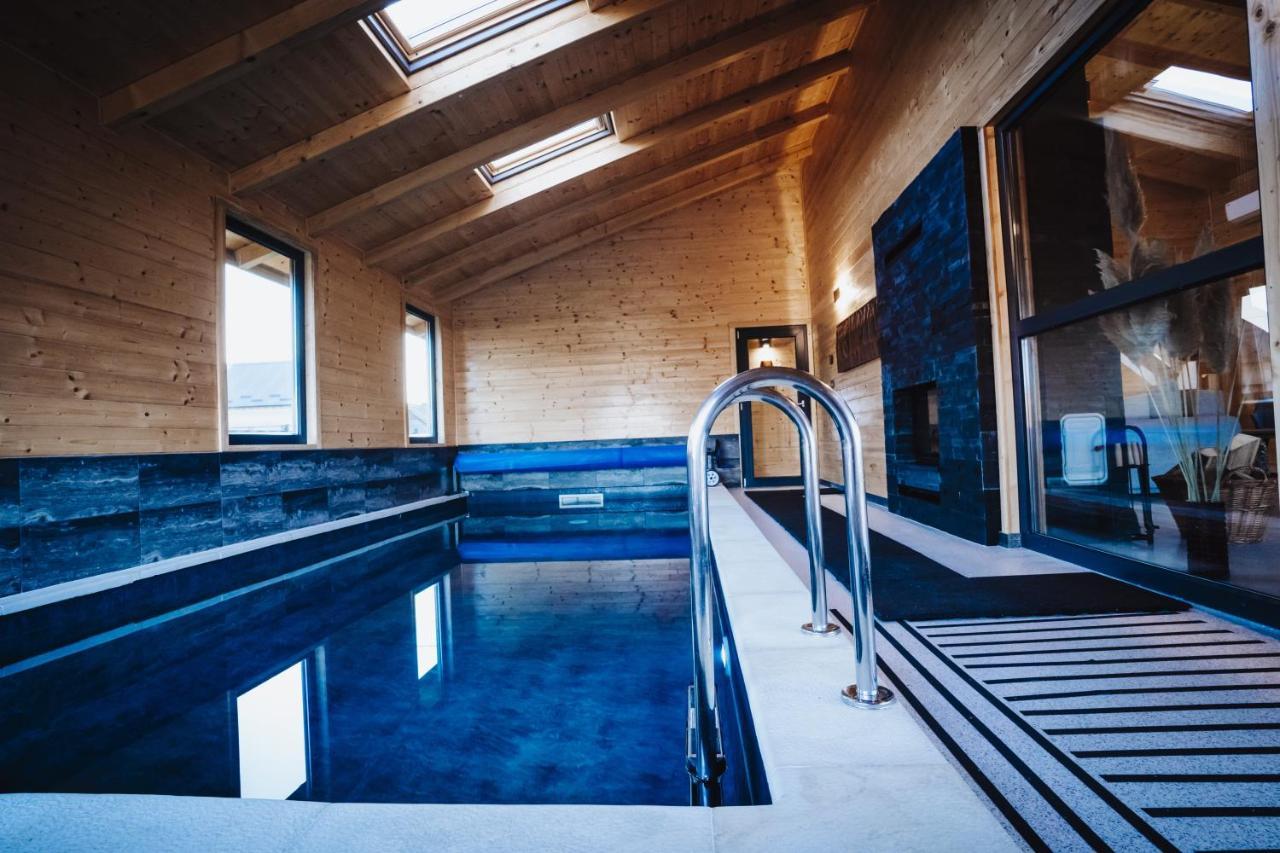 Holiday Home Nightswim Inn Vrbovec Exterior foto